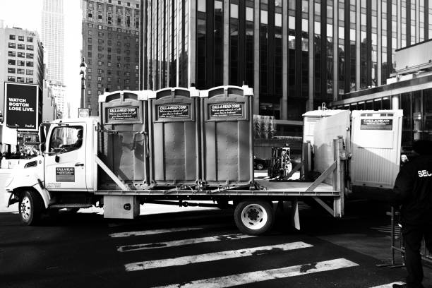 Best Portable bathroom rental  in Walnut, IL